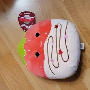 Squishmallows Scarlet Strawberry 8" New with tags 4/14/2022